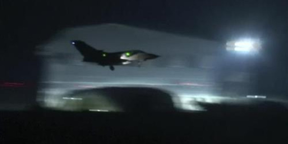 ZAŠTO VOJSKA SAD ĆUTI O OVOM MASAKRU?! F15 bacio bombu na žene i decu, operateri drona OSTALI U ŠOKU! /VIDEO/